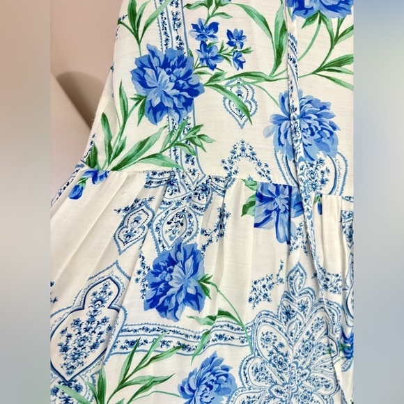 Hunter Bell Long Sleeve Tiered Short Dress in Blue & Green Floral Medallion, XS - Picture 5 of 8